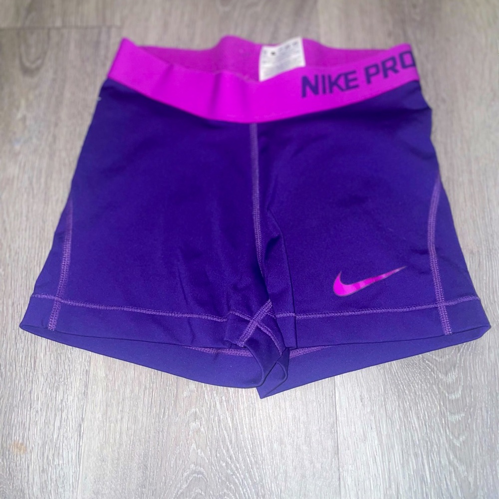 XS Nike Pros 3”